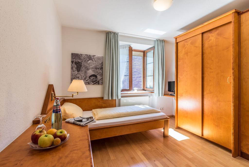 Hotel Loewen Garni Oberrimsingen Pokoj fotografie