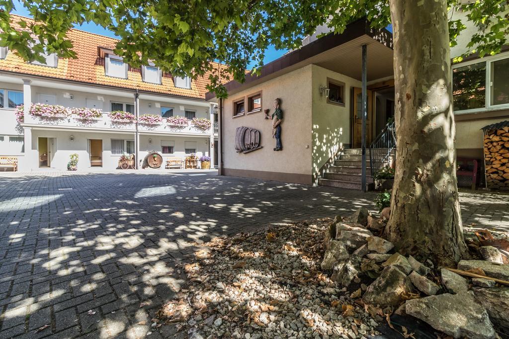 Hotel Loewen Garni Oberrimsingen Exteriér fotografie